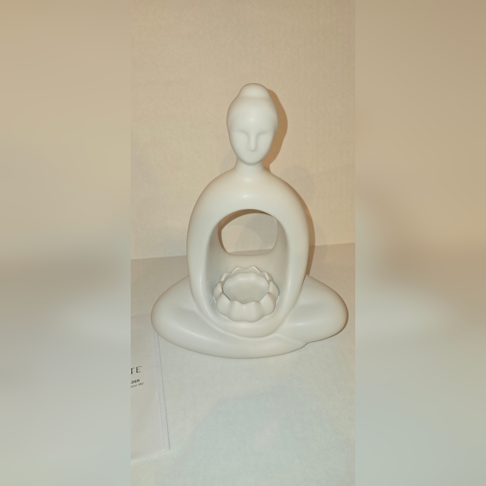 PartyLite White Serenity Sculpture